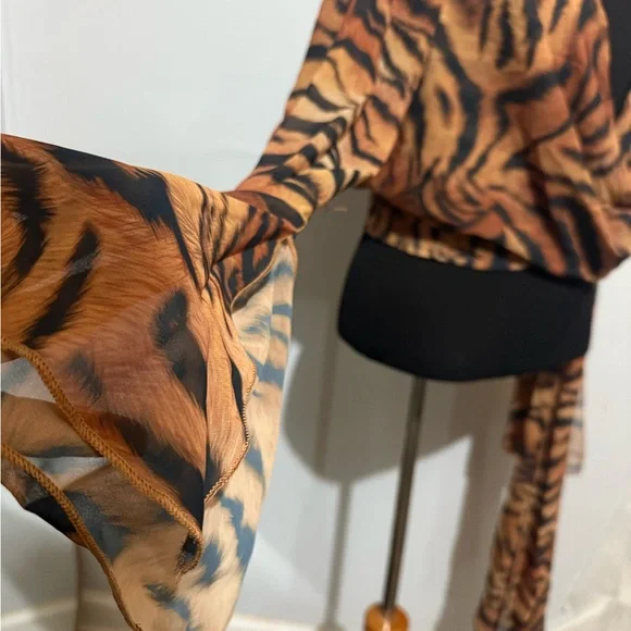 Fashion Nova Tiger Animal Print Top - Picture 7 of 9